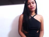 Thank you for being in my room, I am a Colombian girl, I consider myself happy and kind, I am here with the intention of meeting people from different parts of the world, learning about their customs and tastes, with me you will have a pleasant moment in which you will leave reality for a moment... a lot of fun and pleasure, I like it when you have all your attention on me, that with your look you show me the desire to be with me...