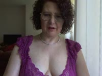 Sexy huisvrouw zoekt mannen voor spannende chat!