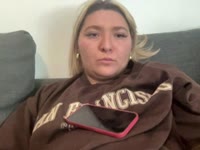 Je suis l’explosion de plaisir qui n’attend que toi. Min corps est un terrain de jeu et ma compagnie et plutôt sympathique pour discuter et + si affinité les