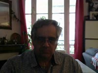Je suis un homme bi, sensuel, tres joueur, adore les femmes bi, homme bi, trans, et couple bi, je peux etre un jouet pour les couples ou pour les femmes hot, adore l
