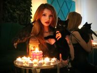 webcam girl latex cam LeTaraz