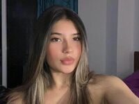 topless webcam girl AmberCozzi