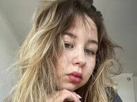 sexy webcamgirl DebraCooper