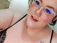 cam girl playing with vibrator GiaMorryss