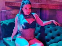 camgirl masturbating with dildo KellyFoxter