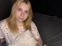 cam girl playing with dildo KimberlyLean