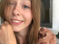 naked cam girl masturbating with dildo MariamBrindle