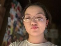 naughty cam girl masturbating with dildo MeryGibson