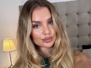 hot cam girl masturbating with vibrator SashaGrayson