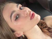 cam strip tease SilviaCoey